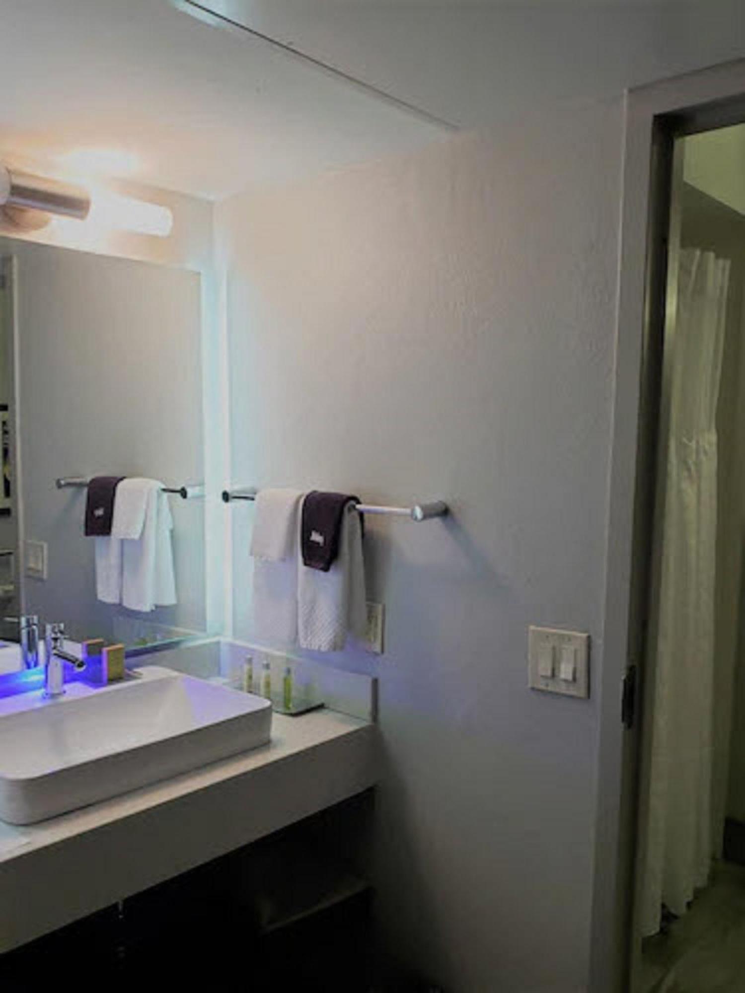 Doubletree By Hilton Austin Northwest - Arboretum Екстер'єр фото