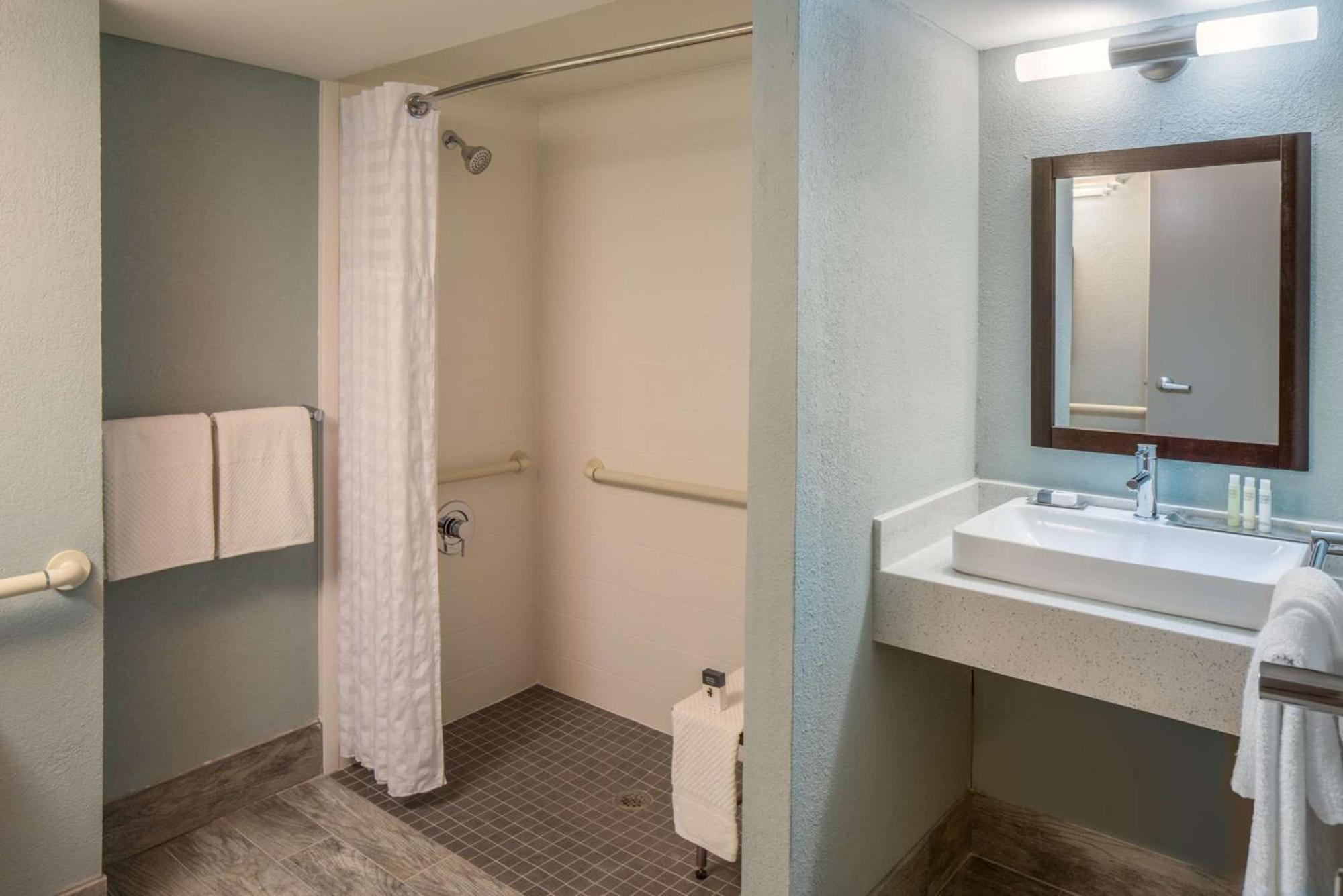 Doubletree By Hilton Austin Northwest - Arboretum Екстер'єр фото