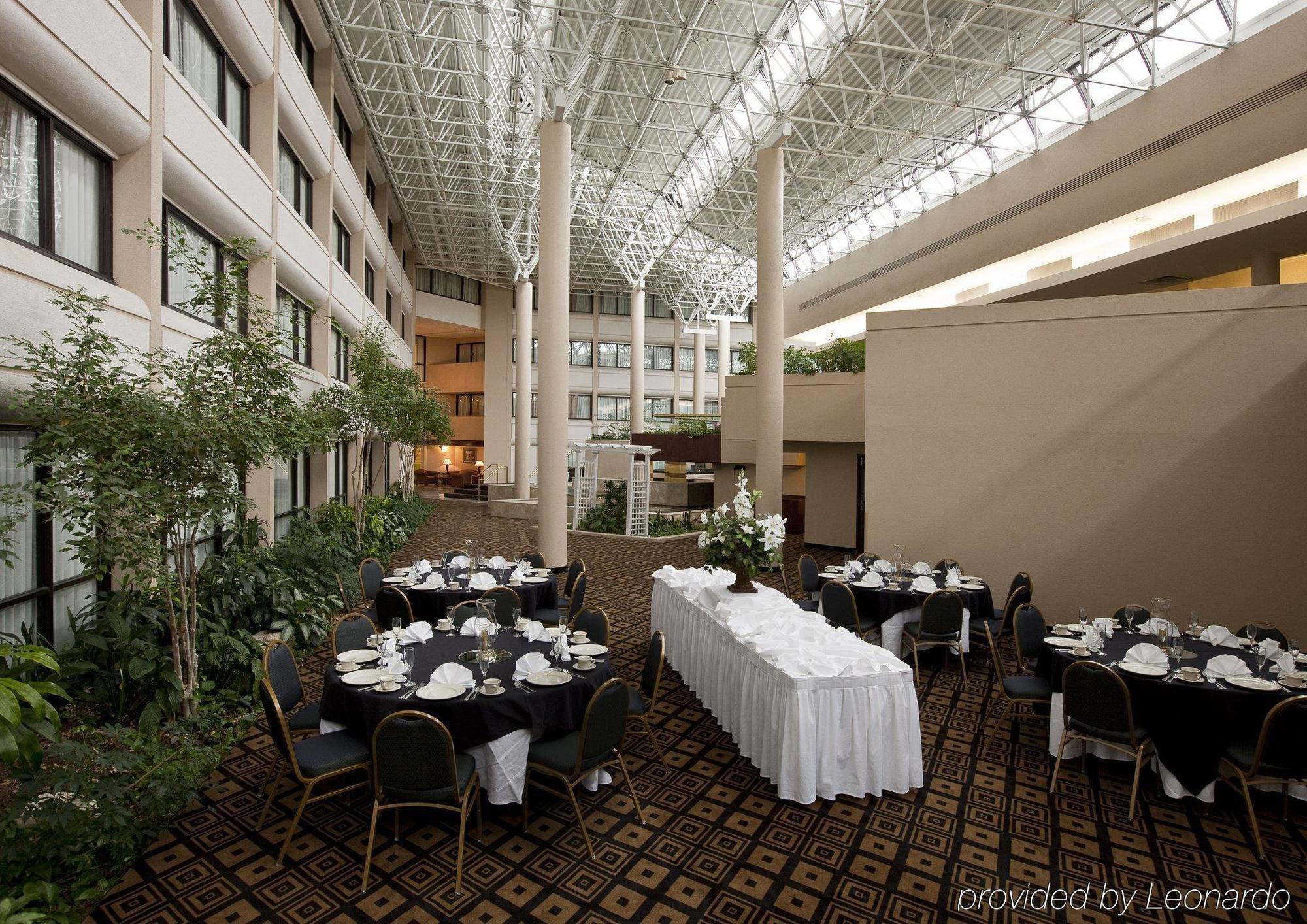 Doubletree By Hilton Austin Northwest - Arboretum Ресторан фото
